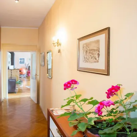 King Tom Street アパート *