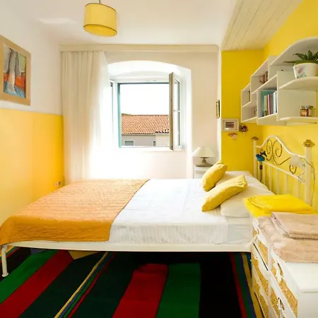 King Tom Street Split